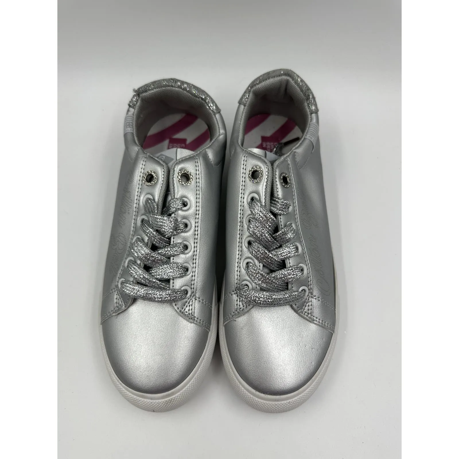 Women's Size 7, Silver Low Top Casual Sneaker w/ White Sole & Silver Laces